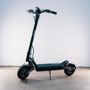 review of the apollo phantom v3 scooter 1